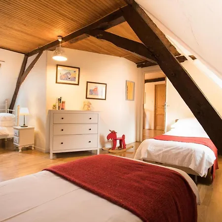 Mountain retreat in the Pyrénées, glorious views, fire pit&pool - Sleeps 14 Casa vacanze