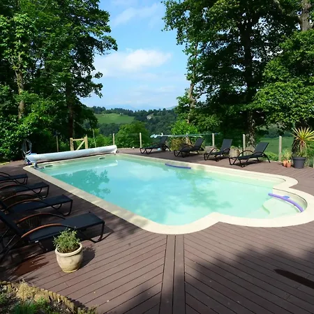 Casa vacanze Mountain retreat in the Pyrénées, glorious views, fire pit&pool - Sleeps 14 Ossun-ez-Angles