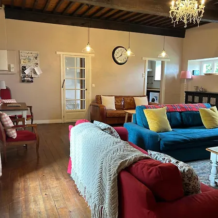 Mountain retreat in the Pyrénées, glorious views, fire pit&pool - Sleeps 14 Ossun-ez-Angles