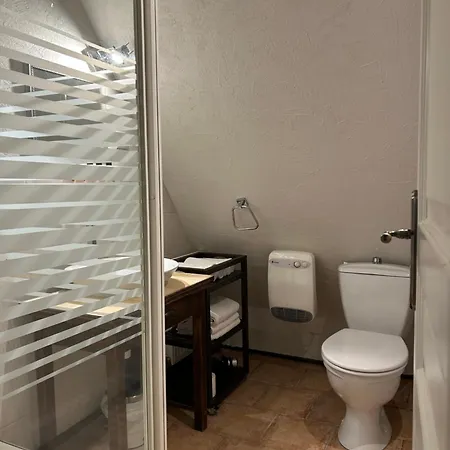 Mountain retreat in the Pyrénées, glorious views, fire pit&pool - Sleeps 14 Ossun-ez-Angles